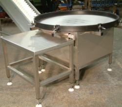 Rotary table with Incline Conveyor